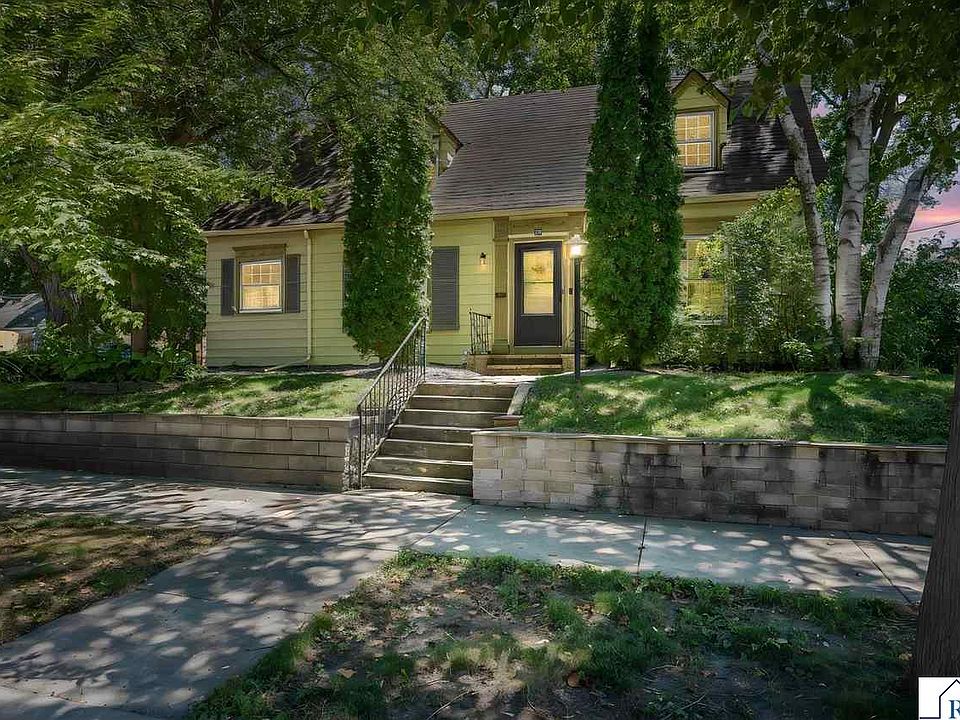 1st image of 115 Bradley St