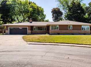212 Zephyr Cir, La Crosse, WI 54601