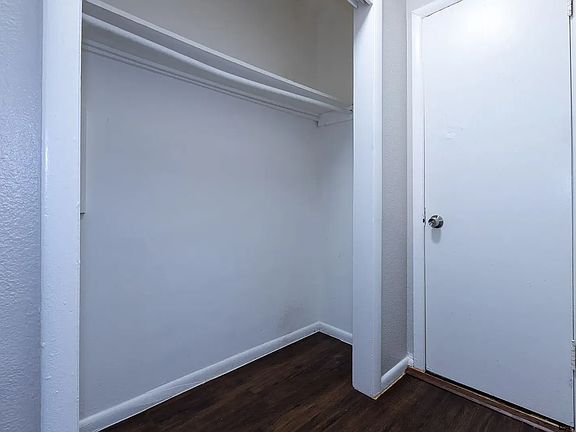 4th image of 3336 E Marshall St #10