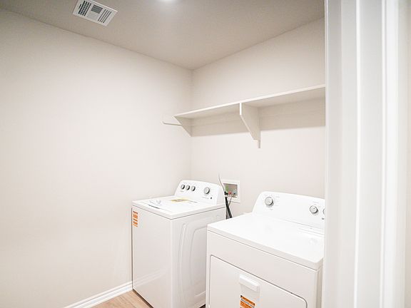 3rd image of 2912 Firefly Dr #1
