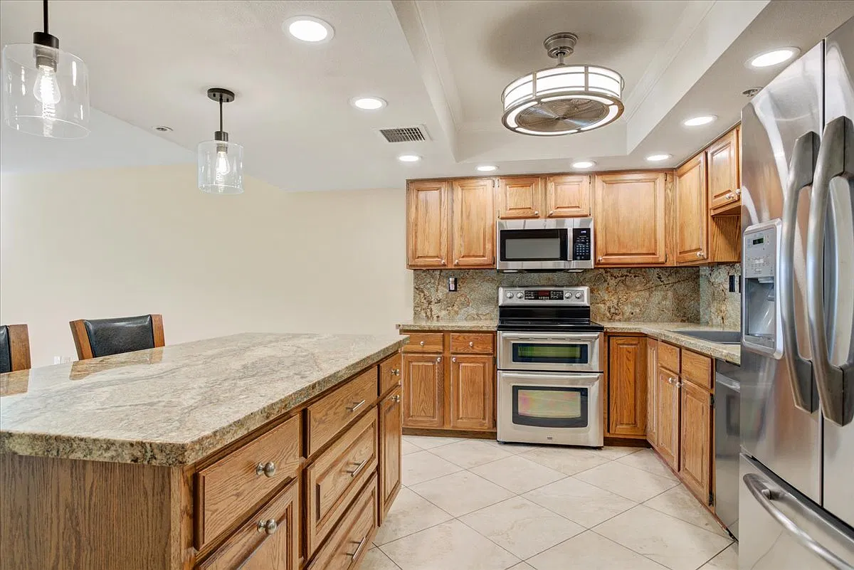 7870 E Camelback Rd — Photo 3