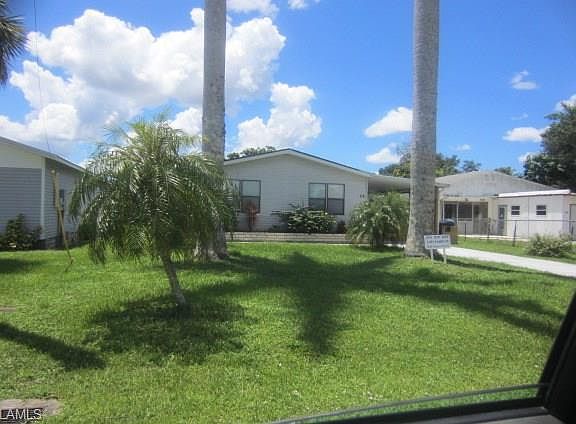 3rd image of 42 Henderson Dr