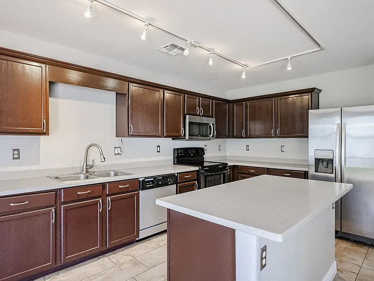 3385 E Longhorn Dr — Photo 8