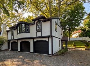 14 Hillspoint Rd, Westport, CT 06880