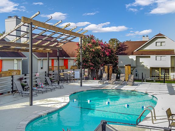 Pool and Sun Deck