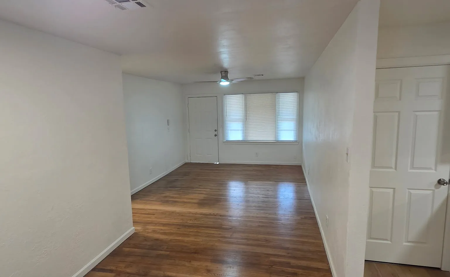 3 bed, 1110 sqft, $1,100 — Photo 4