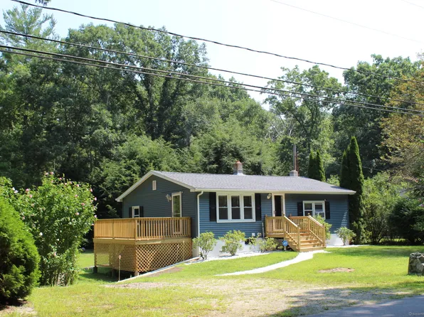 30 Jackson Road, Plainfield, CT 06374