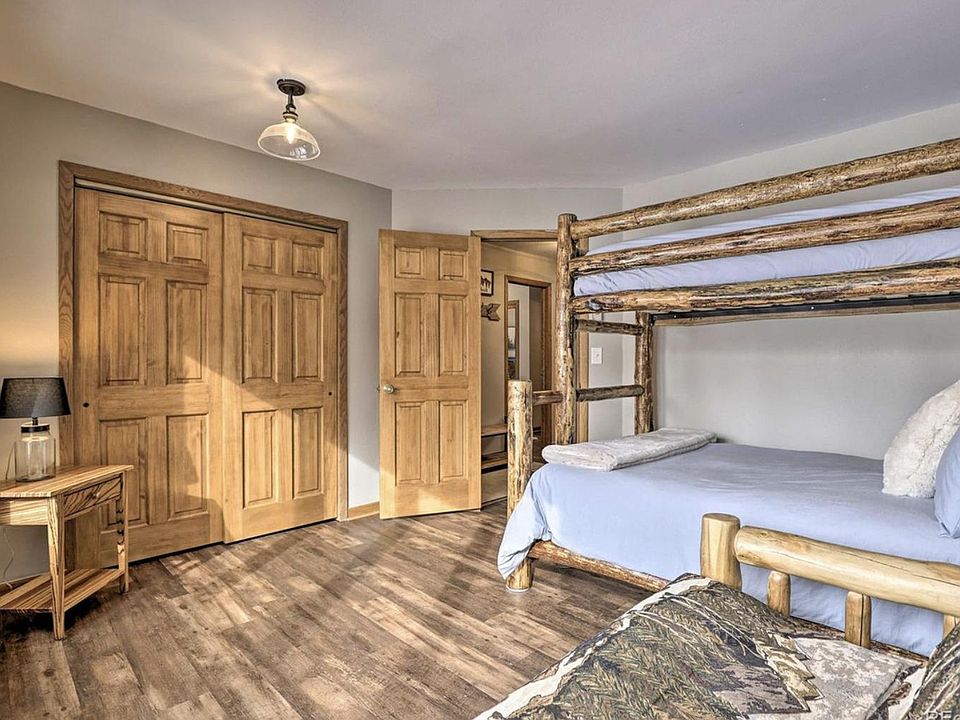 bunk bed room
