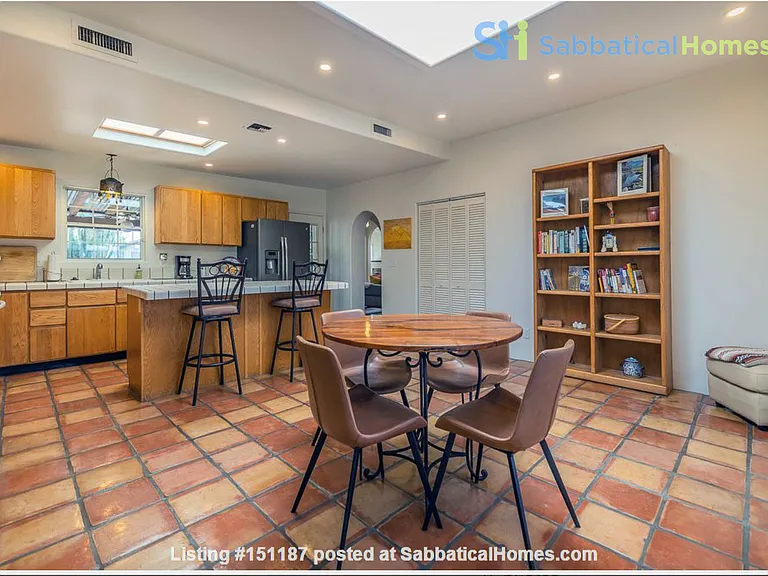 2427 E Mabel St — Photo 5