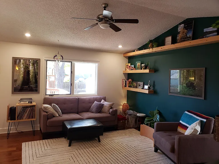 1601 Barnwood Dr — Photo 4