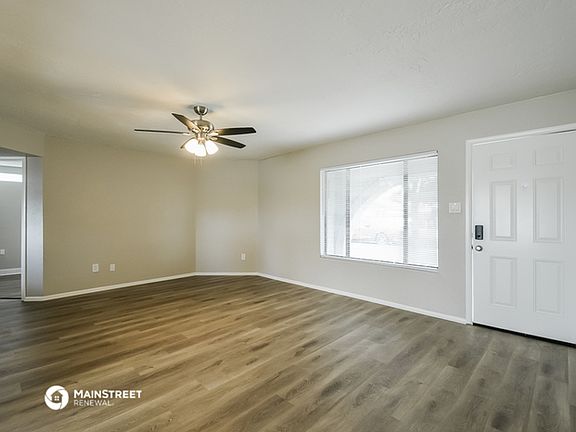 4th image of 2301 W Windrose Dr