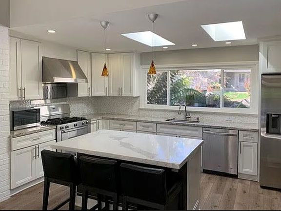 3rd image of 90 La Cuesta Dr