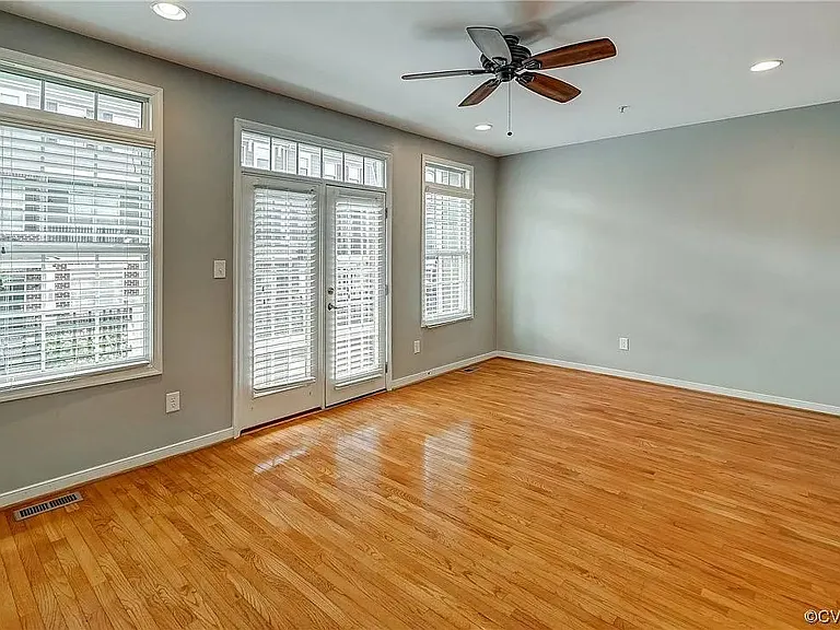 3909 Village Townes Walk — Photo 8