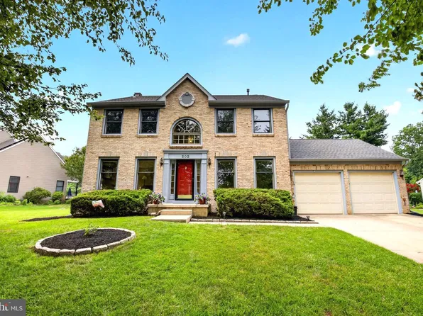 202 Amberfield Dr, Mount Laurel, NJ 08054