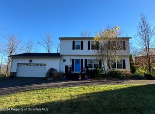21 Forest Glen Dr, Scranton, PA 18504