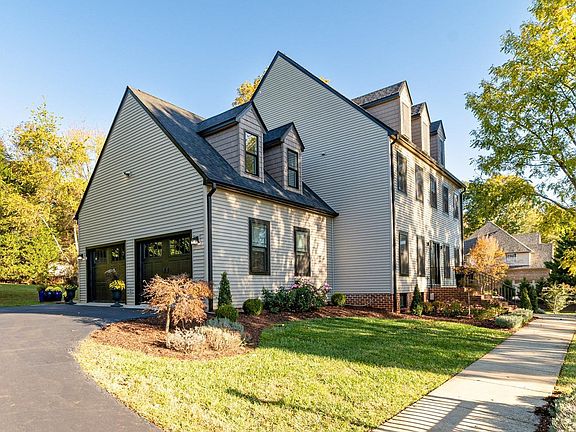 3rd image of 803 Lake Vista Dr