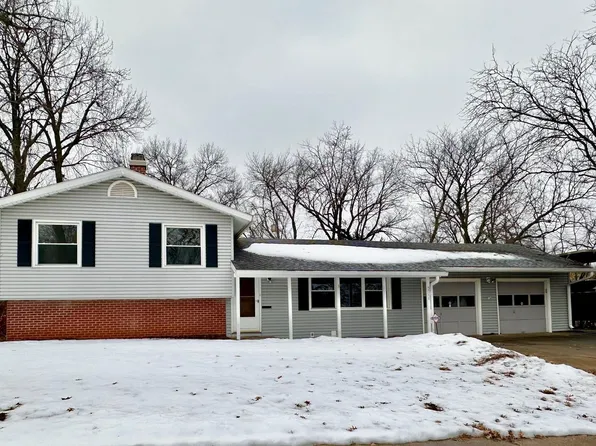 3711 SW 30th St, Topeka, KS 66614