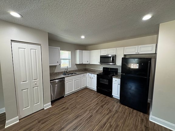 5th image of 2176 Schumacher Ave #2176