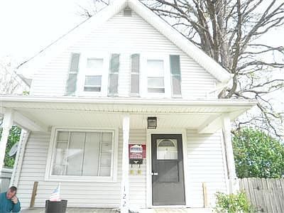 1st image of 122 W 32nd St