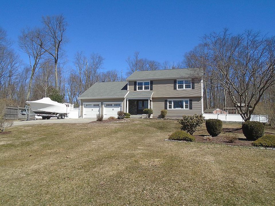 2nd image of 15 Cotton Tail Ln