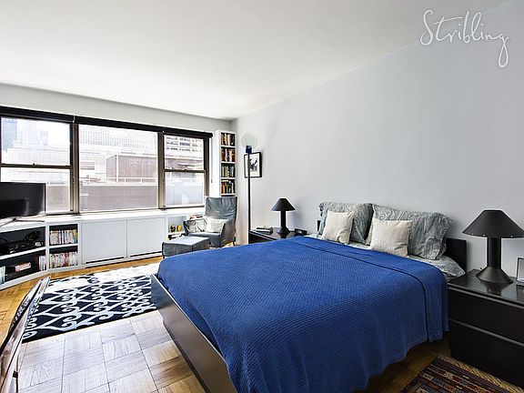 5th image of 166 E 61st St APT 10J