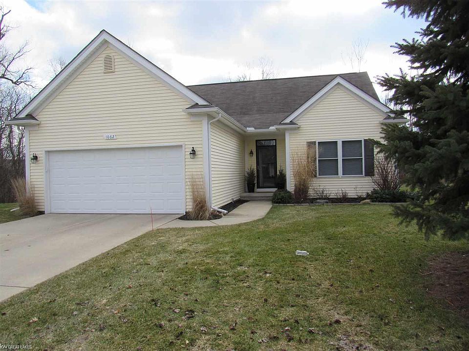 1st image of 1062 Fairway Dr