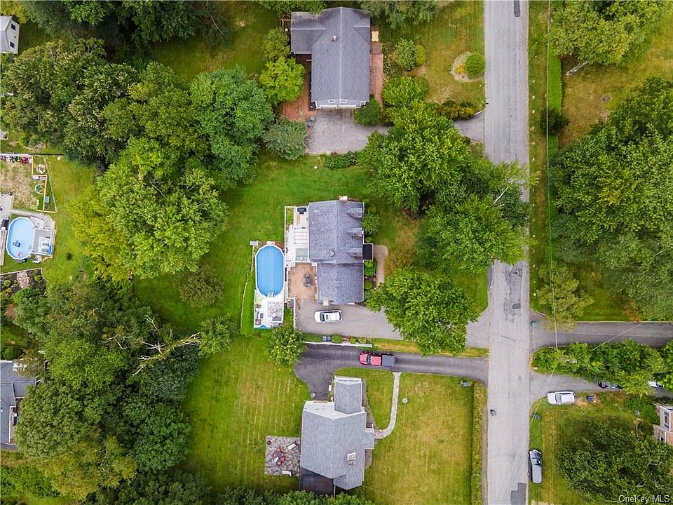 18 Hillside Ter Mahopac NY Zillow