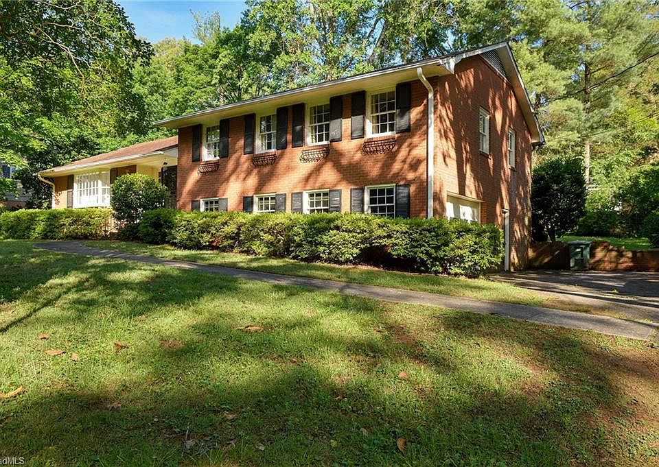 1st image of 3030 Prytania Rd