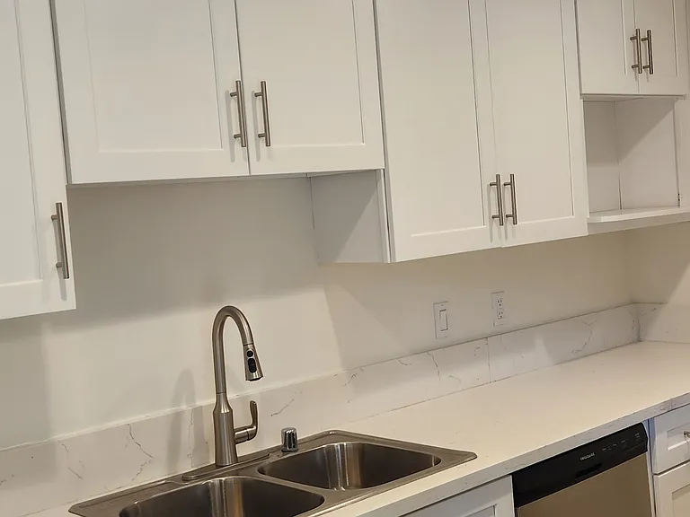 Sherman Pines Apartments — Photo 7