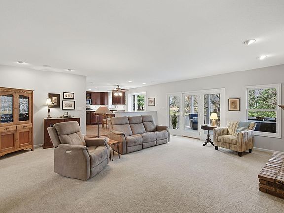 2nd image of 3526 Canterbury Dr