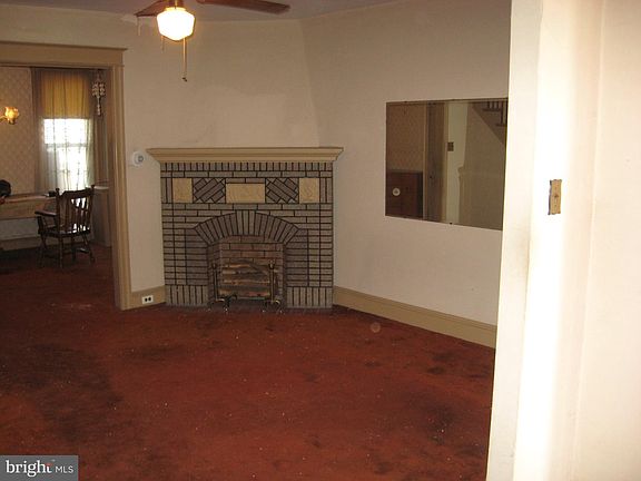 3rd image of 642 Jamestown Ave