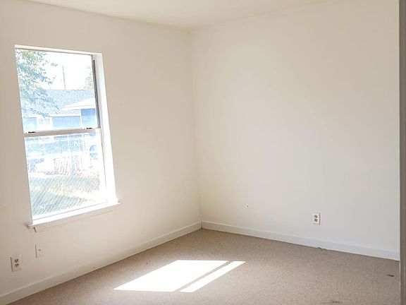 3rd image of 108 Rosabell St #1