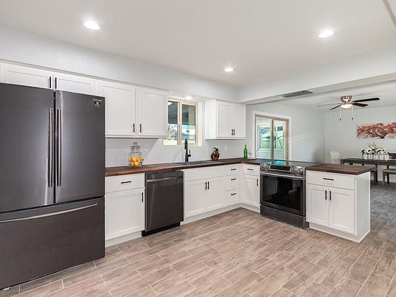 4th image of 753 S Hill