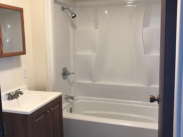 5648 Avalon St — Photo 5