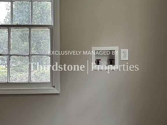 5th image of 927 Saranac St