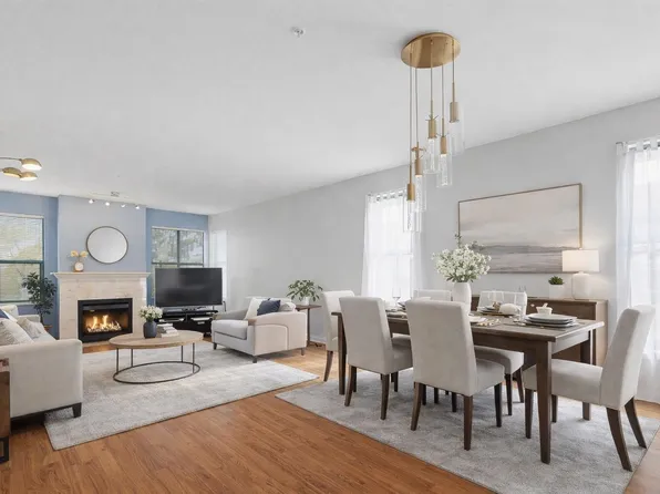 5550 14b Ave #203, Delta, BC V4M 2G6