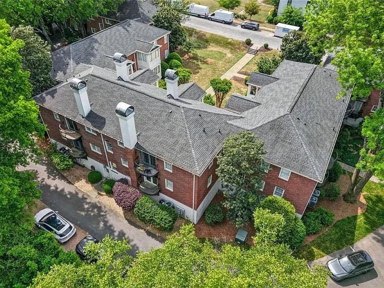 115 Peachtree Memorial Dr NW #C4 — Photo 29