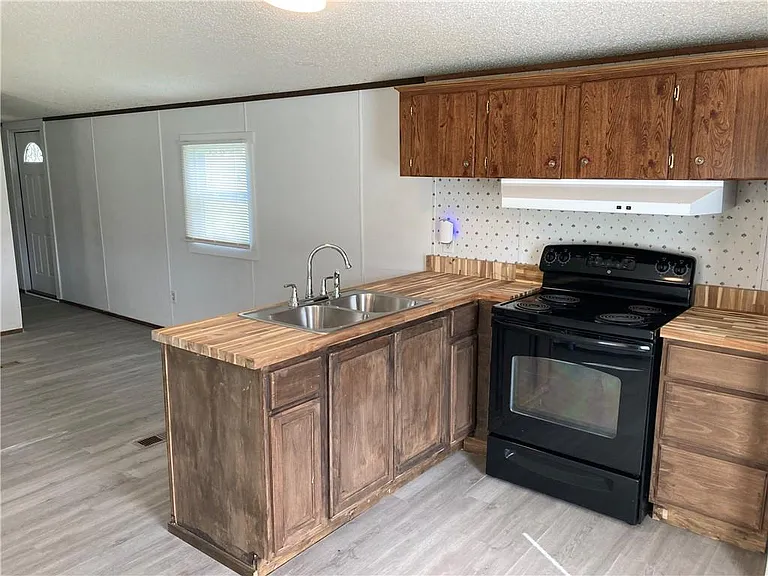 1496 Cleveland Hwy — Photo 4
