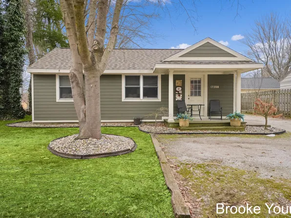 17288 W Spring Lake Rd, Spring Lake, MI 49456