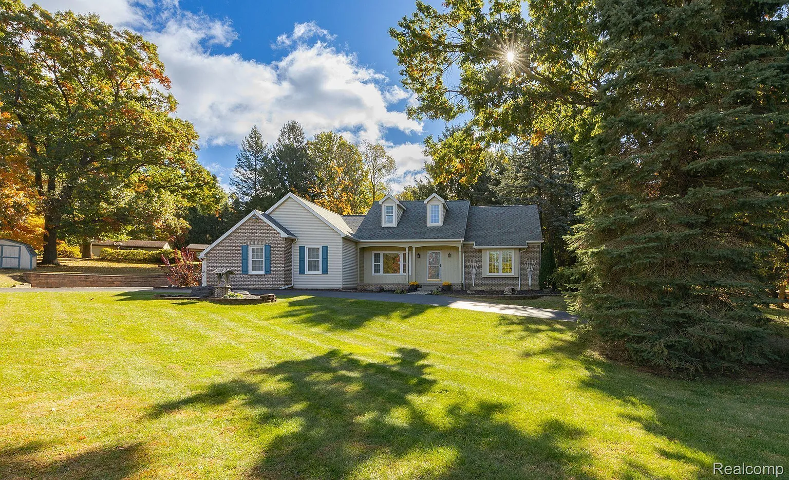 1207 W Dawson Rd photo 1