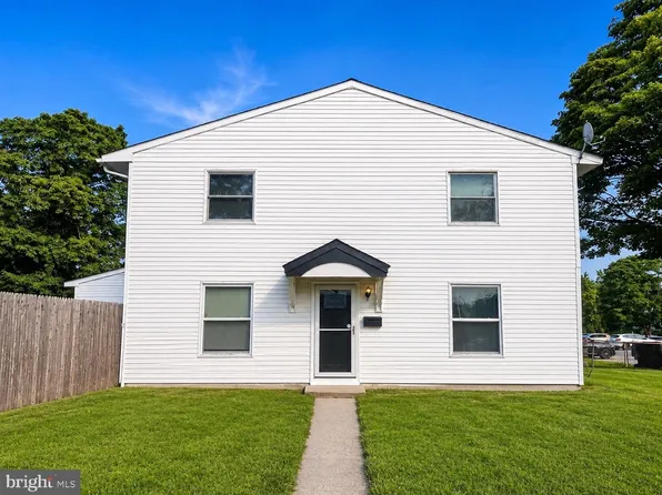 1 Maureen Ct, Sicklerville, NJ 08081