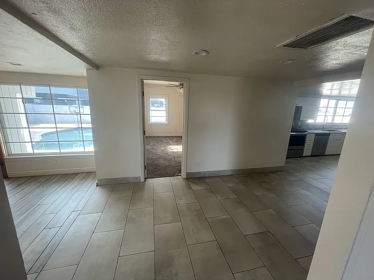 1808 E Loma Vista Dr — Photo 17