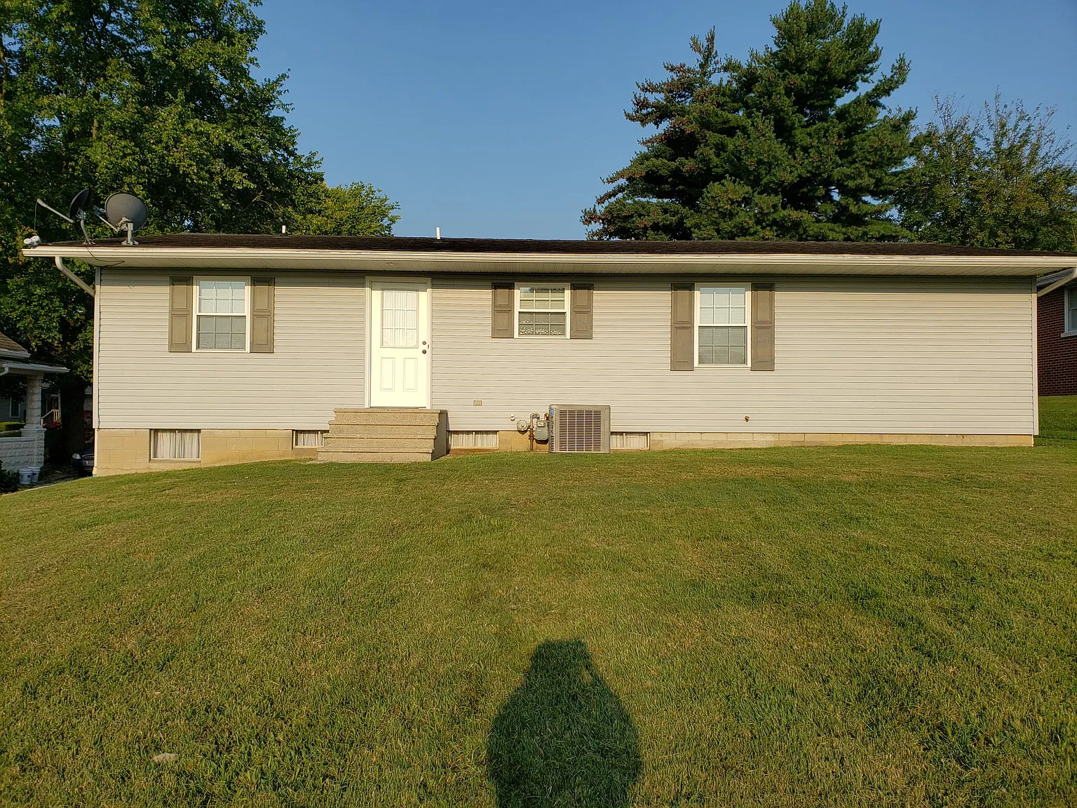 3 bed, 2.5 bath, 1344 sqft, $1,350 — Photo 2