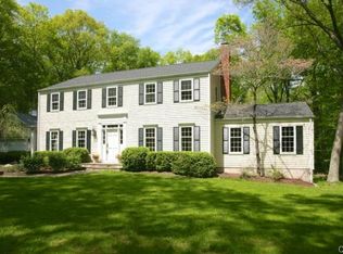 14 Robin Ln, Wilton, CT 06897
