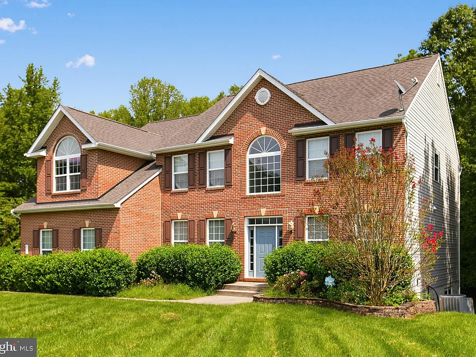 855 Bentley Dr