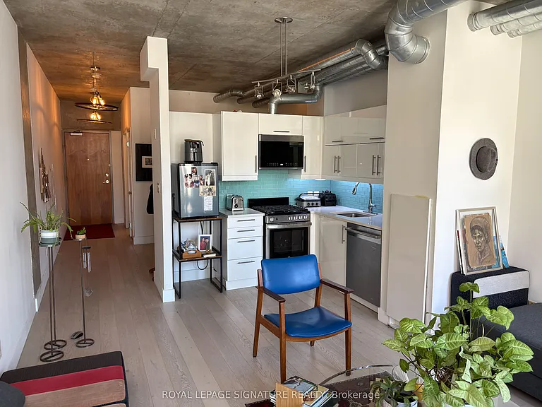 169 John St #403 — Photo 4