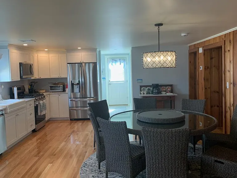 683 Ocean St — Photo 2