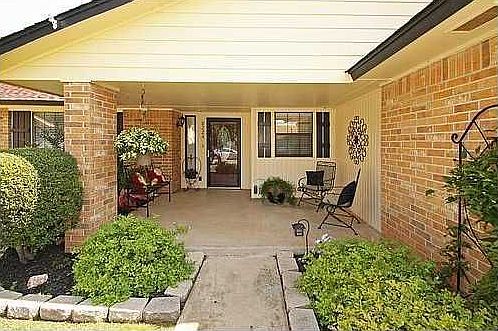 Well matintained gardens and yard!