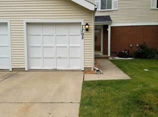 7705 Bolton Way, Hanover Park, IL 60133