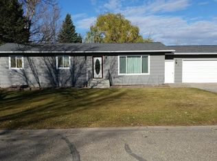 617 1st Ave N, New Rockford, ND 58356
